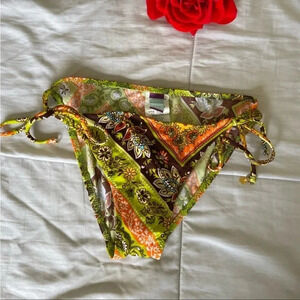 Radio Fiji bikini bottom